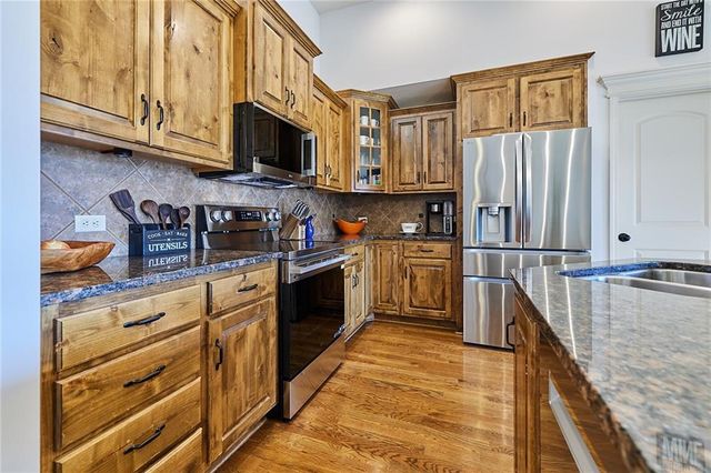 707 Tomahawk Court, Smithville, MO 64089