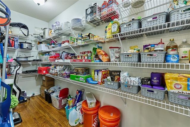 707 Tomahawk Court, Smithville, MO 64089