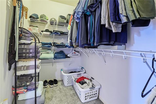 707 Tomahawk Court, Smithville, MO 64089