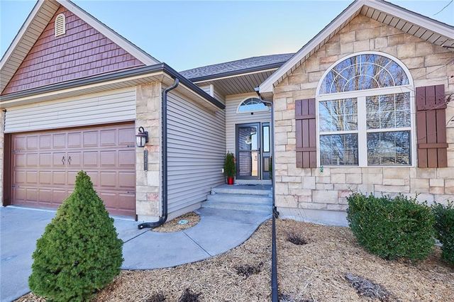 707 Tomahawk Court, Smithville, MO 64089