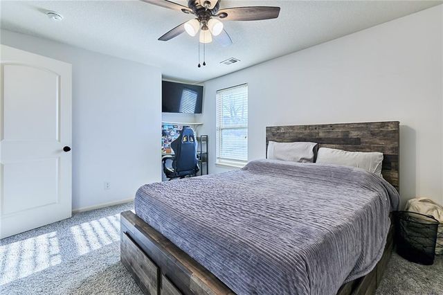 707 Tomahawk Court, Smithville, MO 64089