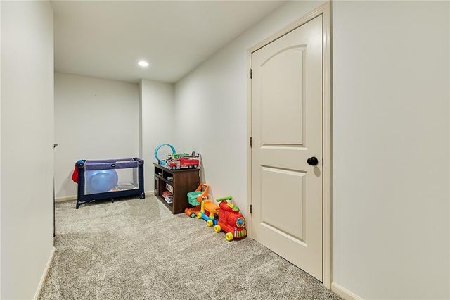 707 Tomahawk Court, Smithville, MO 64089