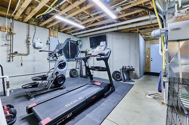 707 Tomahawk Court, Smithville, MO 64089