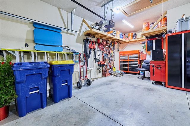 707 Tomahawk Court, Smithville, MO 64089