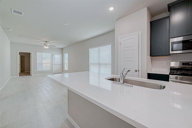 516 Emerald Thicket, Huffman, TX 77336