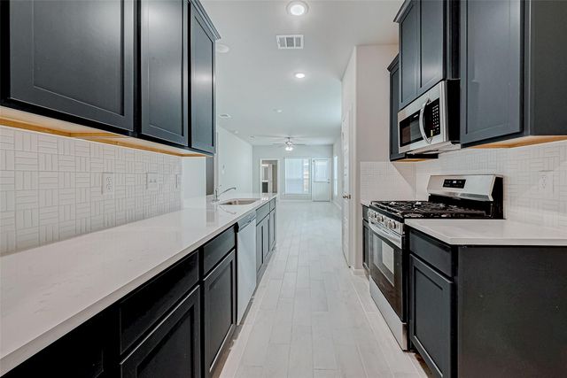 516 Emerald Thicket, Huffman, TX 77336