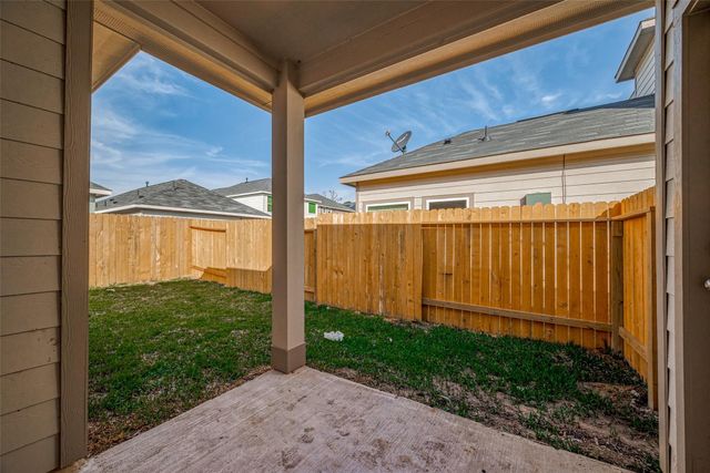 516 Emerald Thicket, Huffman, TX 77336