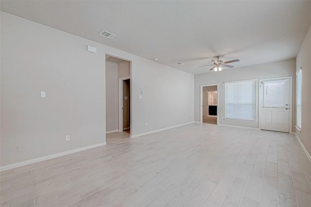 516 Emerald Thicket, Huffman, TX 77336