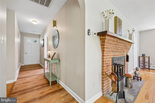 4318 PINETREE RD, Rockville, MD 20853