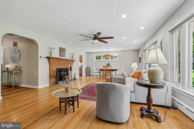 4318 PINETREE RD, Rockville, MD 20853