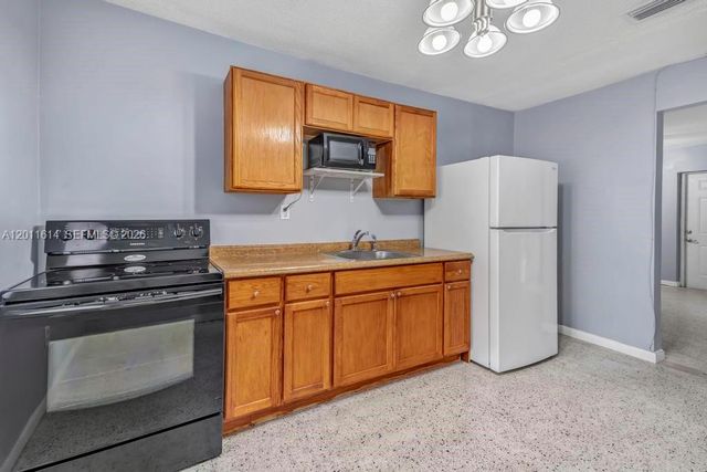 519 NW 10th Ave, Miami, FL 33136