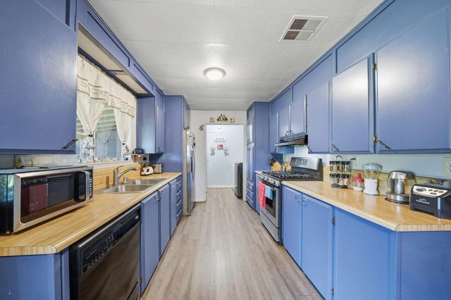 17300 Lassen Avenue, Anderson, CA 96007