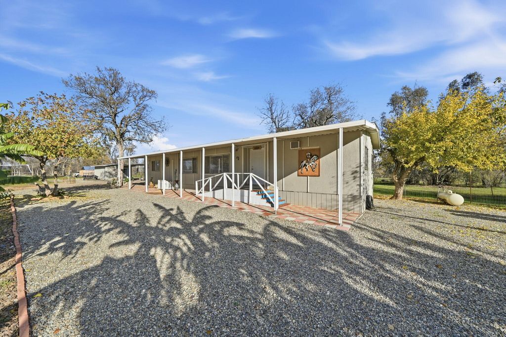 17300 Lassen Avenue, Anderson, CA 96007
