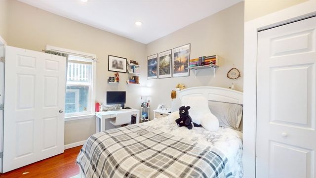 34 Sargent Ave 1B, Somerville, MA 02145