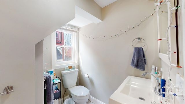 34 Sargent Ave 1B, Somerville, MA 02145