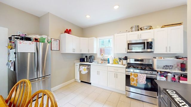 34 Sargent Ave 1B, Somerville, MA 02145