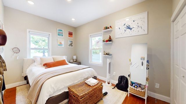34 Sargent Ave 1B, Somerville, MA 02145