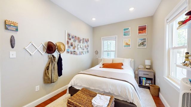 34 Sargent Ave 1B, Somerville, MA 02145