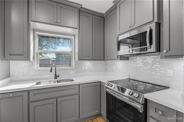 16625 Queen Palm Drive, Penitas, TX 78576