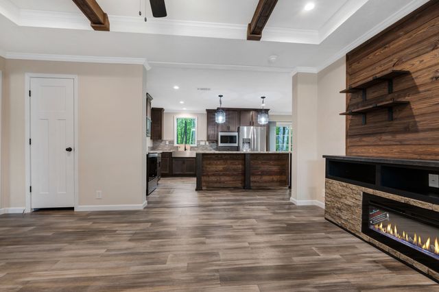 270 E Little Richland Rd, Waverly, TN 37185