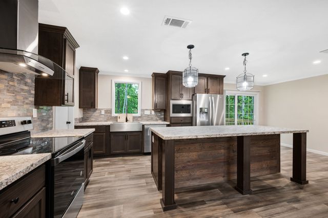 270 E Little Richland Rd, Waverly, TN 37185