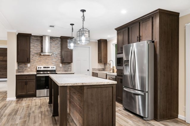 270 E Little Richland Rd, Waverly, TN 37185