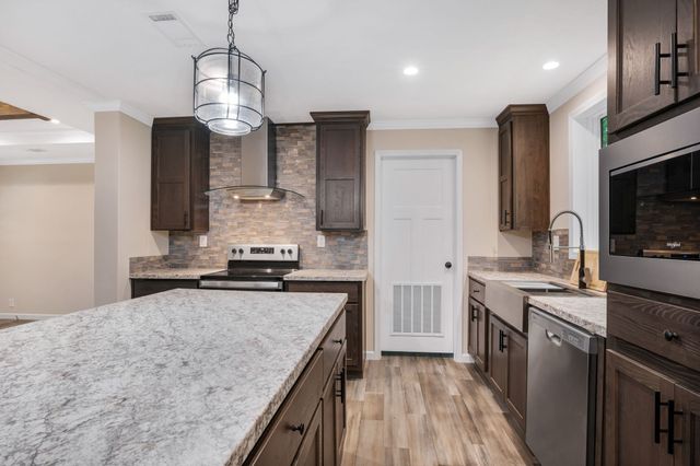 270 E Little Richland Rd, Waverly, TN 37185