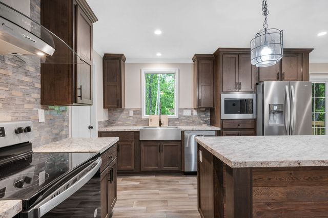 270 E Little Richland Rd, Waverly, TN 37185