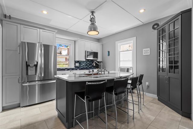 834 State Street, Portsmouth, NH 03801