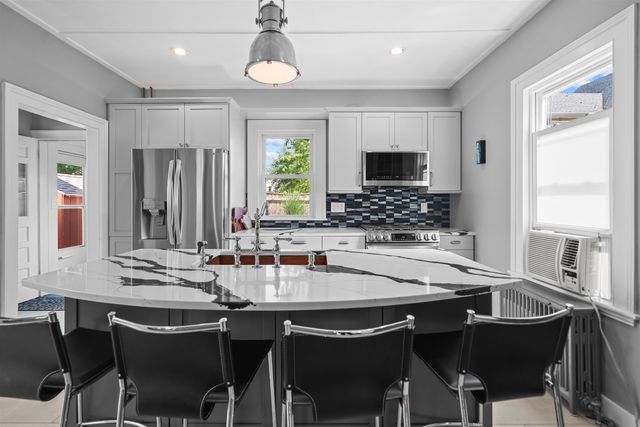 834 State Street, Portsmouth, NH 03801