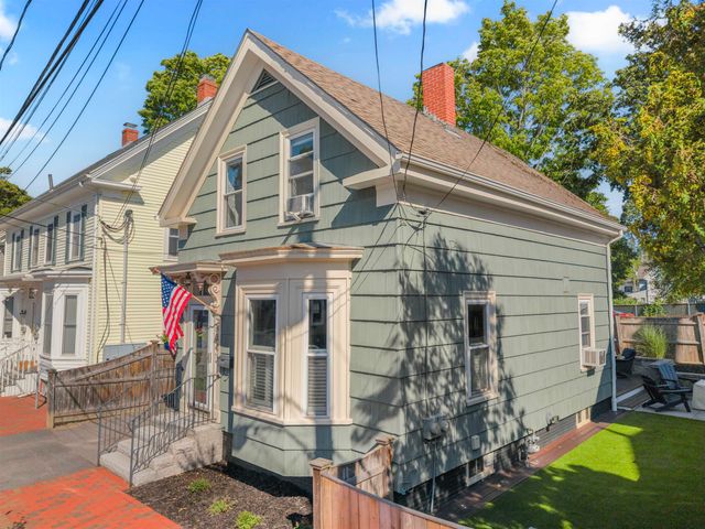 834 State Street, Portsmouth, NH 03801