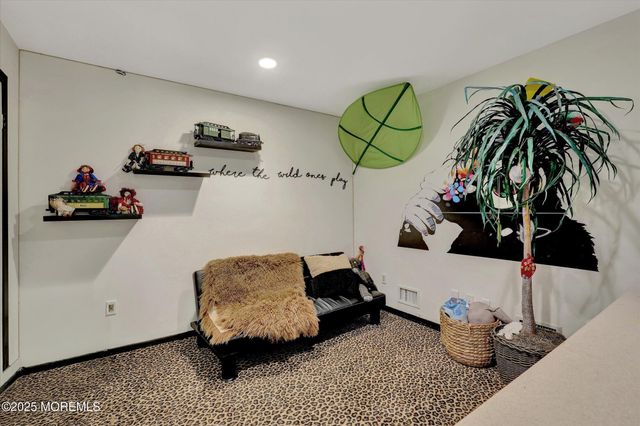 13 Valley Forge Road, Eatontown, NJ 07724