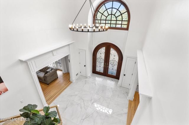 13 Valley Forge Road, Eatontown, NJ 07724