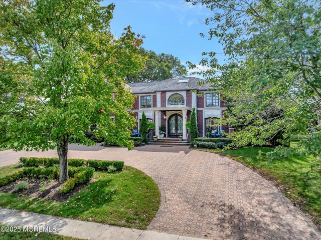 13 Valley Forge Road, Eatontown, NJ 07724