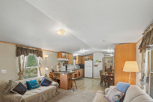 1250 Darst Creek, Seguin, TX 78155