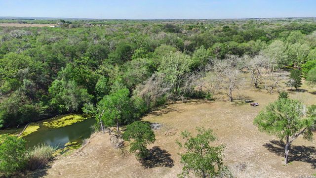 1250 Darst Creek, Seguin, TX 78155