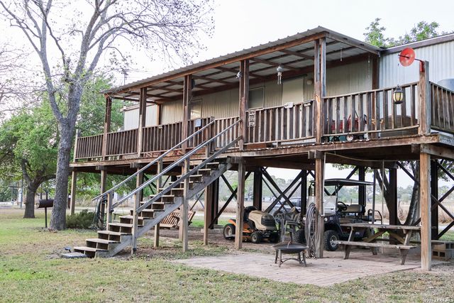 1250 Darst Creek, Seguin, TX 78155