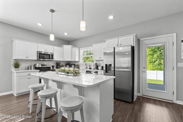 1425 Parkridge Pkwy, Louisville, KY 40214