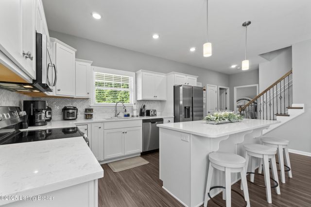 1425 Parkridge Pkwy, Louisville, KY 40214