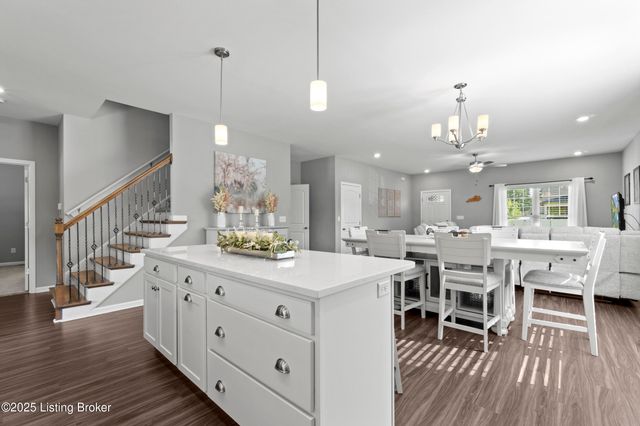 1425 Parkridge Pkwy, Louisville, KY 40214