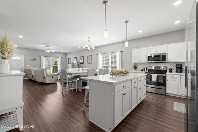 1425 Parkridge Pkwy, Louisville, KY 40214