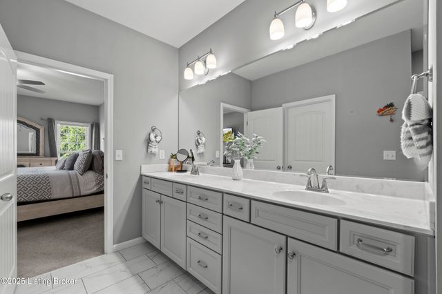 1425 Parkridge Pkwy, Louisville, KY 40214