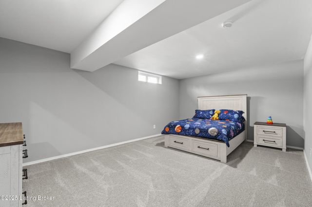 1425 Parkridge Pkwy, Louisville, KY 40214