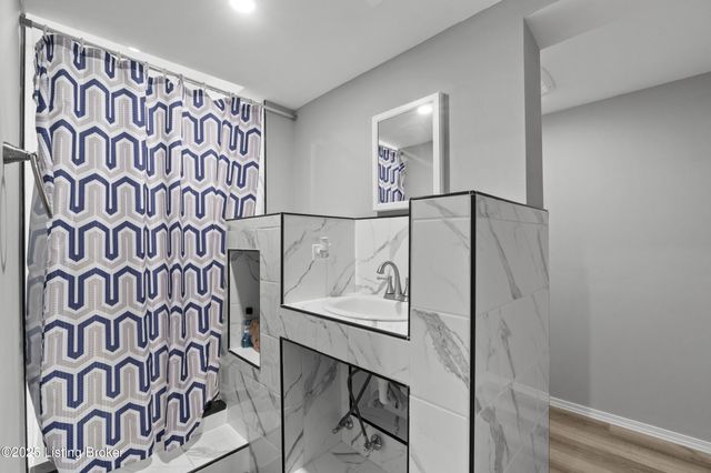 1425 Parkridge Pkwy, Louisville, KY 40214