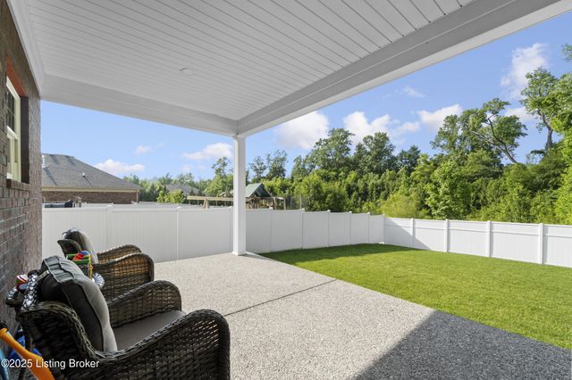 1425 Parkridge Pkwy, Louisville, KY 40214