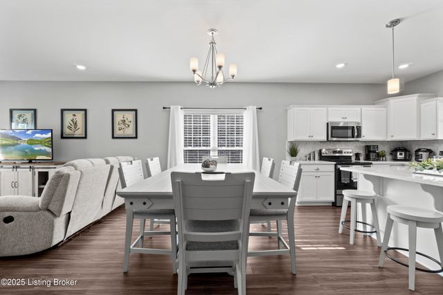 1425 Parkridge Pkwy, Louisville, KY 40214