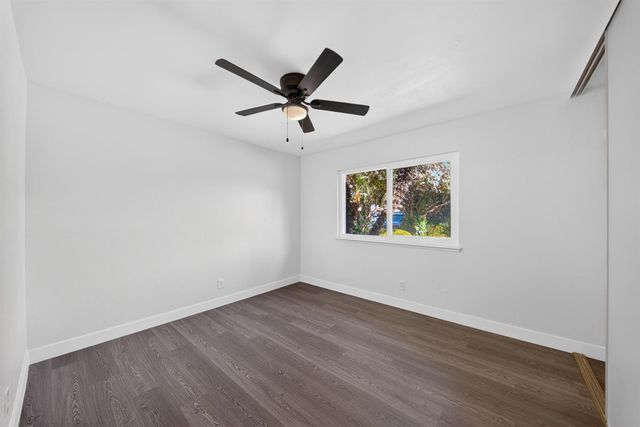 5752 E Iowa Avenue, Fresno, CA 93727