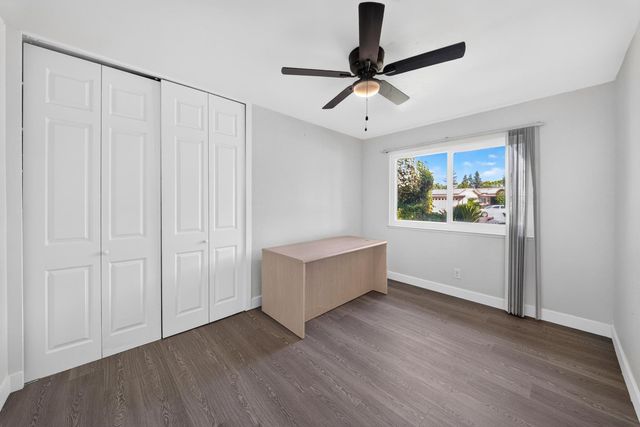 5752 E Iowa Avenue, Fresno, CA 93727