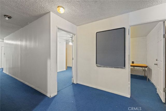 10527 Compton, Los Angeles, CA 90002