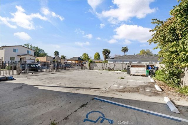 10527 Compton, Los Angeles, CA 90002
